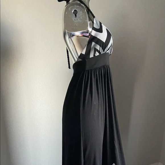 SOLD- 💰Chevron Print Halter Maxi Dress💰 - Picture 4 of 4